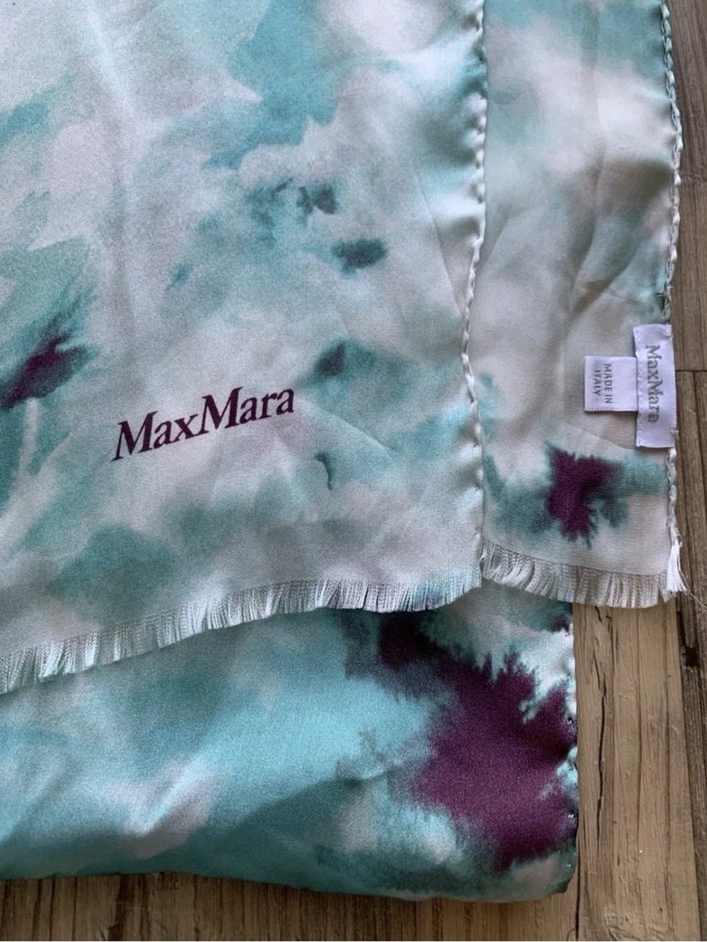 Max Mara 100% Silk Scarf Made in Italy – Elegant Watercolor Print, 25” x 80”